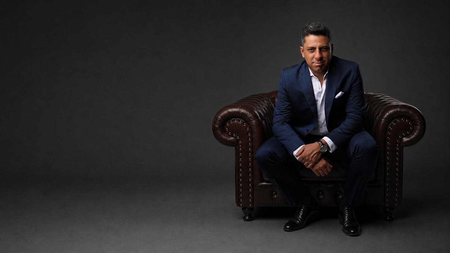 Esdras Constantino, corretor de imóveis
