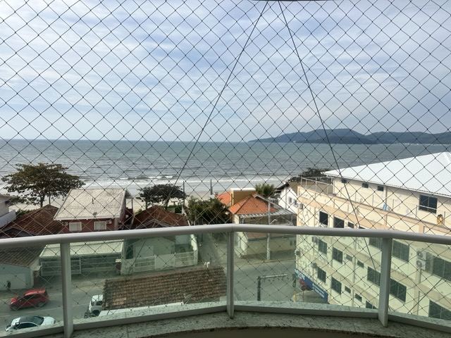 Vista direto para o mar, na praia do Perequê